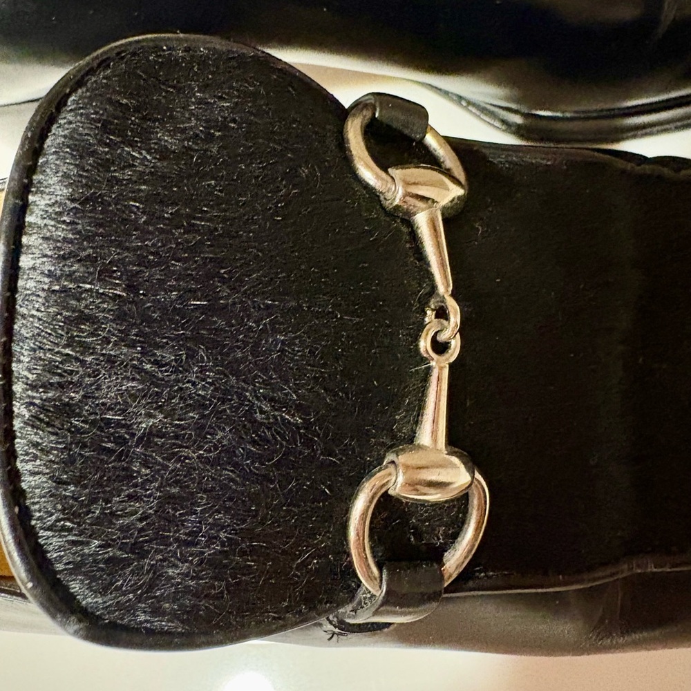 Gucci Black Leather Loafers with Silver Detail - Picture 3 of 6